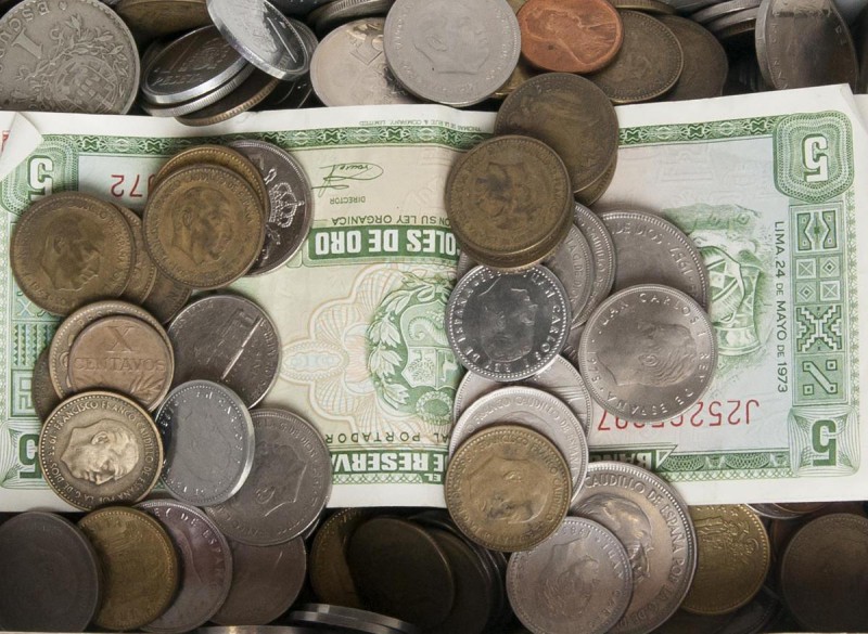 ESTADO ESPAÑOL Y JUAN CARLOS I. Lote compuesto por más de un centenar de monedas...