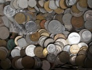 MUNDIAL. Lote compuesto por cientos de monedas de diferentes países: Alemania, Argentina, Australia, Austria, Bolivia, Brasil, Bélgica, Canadá, Chile,...