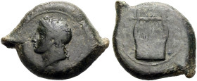 SIZILIEN. ADRANON. 
Bronze Litra ca 354-345 v. Chr. Apollokopf n.l., Lorbeerkranz im kurzen Haar. Rv. Kithara. 17,25 g. 33 mm. Calciati III, 158,1/11...