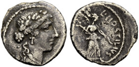 RÖMISCHE REPUBLIK. L. Hostilius Saserna, 48 v. Chr. 
Denar. Weiblicher Kopf mit Eichenkranz und Diadem n. r. Rv. L. HOSTILIVS - [SASERNA] Victoria mi...