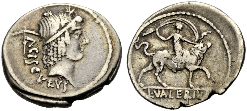 RÖMISCHE REPUBLIK. L. Valerius Acisculus, 45 v. Chr. 
Denar. ACISCVLVS Kopf des...