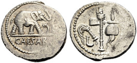 IMPERATORISCHE PRÄGUNGEN. Julius Caesar, gest. 44 v. Chr. 
Denar. 49-48 v. Chr. CAESAR Elefant n. r., eine Schlange zertretend. Rv. Pontifikalgeräte:...