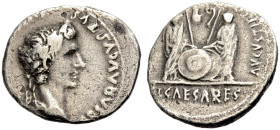 KAISERZEIT. Augustus, 27 v. Chr. -14 n. Chr. 
Denar, ca. 2 v. Chr.-4/5 n. Chr. Lugdunum. Büste mit L. n. r. CAESAR AVGVSTVS (DIVI F PATER PATRIAE). R...