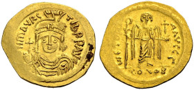 Mauricius Tiberius, 582-602. 
Solidus, 582-583. Theoupolis oder Konstantinopel. Gep. Büste von vorne mit Krone und pendilia, in der Linken Schild, in...