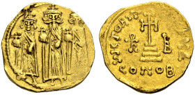 Heraclius, 610-641. 
Solidus, ca. 638-639 Konstantinopel. Heraclius zwischen Heraclius Constantinus, r., und dem kleineren Heraklonas, l., alle drei ...