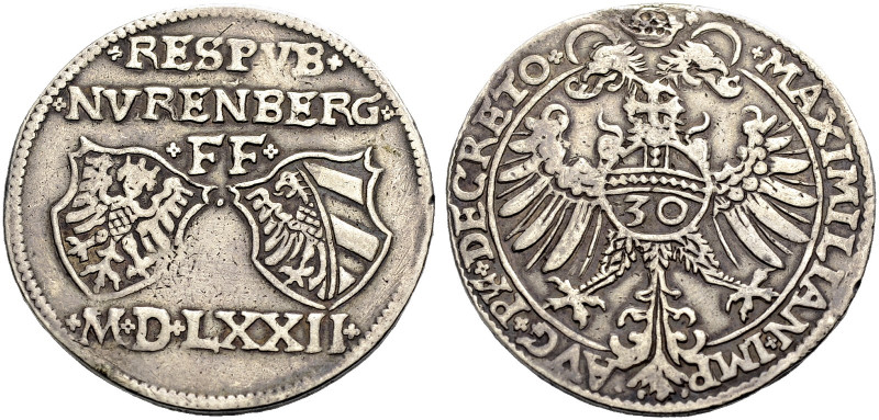 NÜRNBERG, STADT. 
1/2 Reichsguldiner 1572. Zwei Stadtwappen über römischer Jahr...