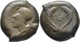 SICILIA-SIRACUSA. Dionisos I. AE 28. 413-405 a.C. Pátina marrón. Atractiva