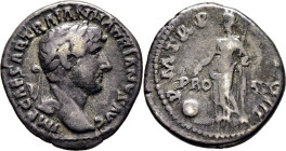 ROMA IMPERIO. Adriano. Denario. 119-122. Tono