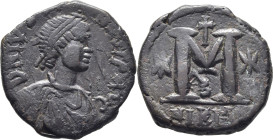 ROMA IMPERIO. Anastasio I. Follis de 40 nummia. 498-518. Pátina oscura