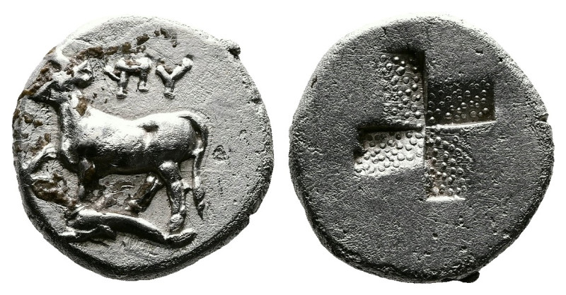 Thrace, Byzantion, circa 340-320 BC. AR 1/2 Siglos. (13mm, 2,44 g.). Bull standi...