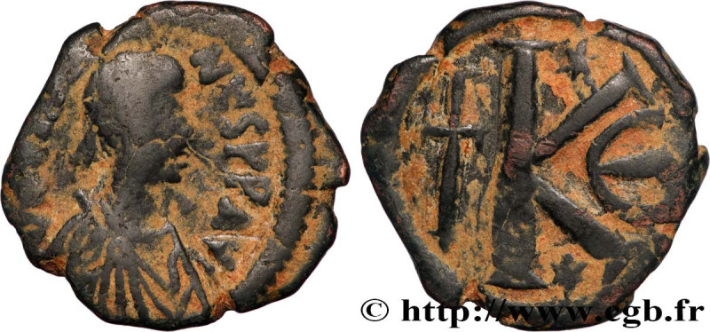 JUSTIN I
Type : Demi-follis 
Date : 522-527 
Mint name / Town : Constantinople 
...