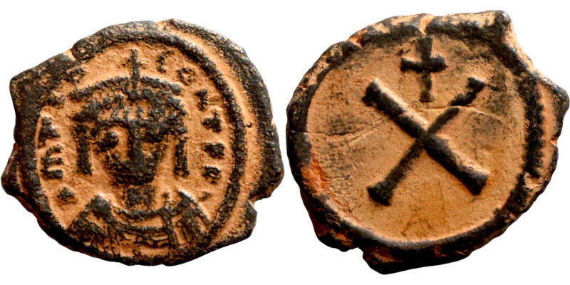 Tiberius II Constantine (578-582) Decanummium. .Obv: Crowned, draped and cuirass...