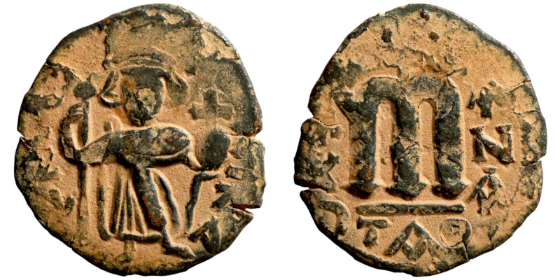 Constans II (641-668) Follis. Obverse: Imperial figure holding cross and globus ...