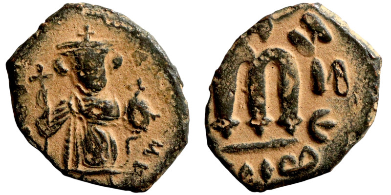 Constans II (641-668) Follis. Obverse: Imperial figure holding cross and globus ...