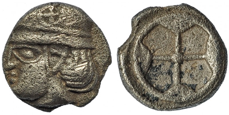 GALIA. MASALIA. Litra (450-410 a.C.). A/ Cabeza masculina a izq. con casco; marc...