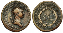 TRAJANO. Dupondio. Roma (114-1179. R/ DAC. PARTHICO P.M. TR. POT. XX COS. VI P.P.; dentro de corona de laurel, S.C. RIC-644. CH-122.MBC-.