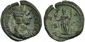 JULIA MAMEA, esposa de Alejandro Severo. Sestercio. Roma (226). A/ IVLIA MAMAEA AVGVSTA. R/ Vesta a izq. con paladio y cetro; VESTA. RIC-710. CH-88. C...