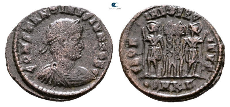 Constantine II, as Caesar AD 317-337. Cyzicus
Follis Æ

18 mm, 2,48 g



...