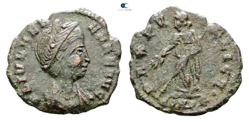 Helena. Augusta AD 324-329. Constantinople
Follis Æ

15 mm, 1,61 g



Ver...