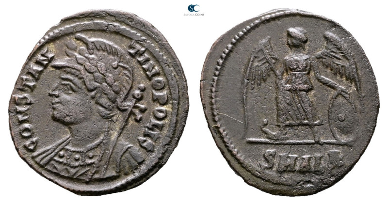 City Commemoratives AD 330-354. Alexandria
Follis Æ

19 mm, 2,07 g



Ver...