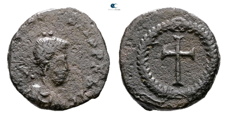 Theodosius II AD 402-450. Uncertain mint
Nummus Æ

12 mm, 1,18 g



Fine