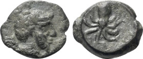 Sizilien. Syrakus. 2. Demokratie (466 - 405 v. Chr.).

Bronze (Trionkion). Ca. 435 - 415 v. Chr.
Vs: Kopf der Arethousa rechts.
Rs: Oktopus.

13...