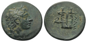 Mysien. Lampsakos.

 Bronze. Ca. 190 - 85 v. Chr.
Vs: Kopf des Apollon mit Lorbeerkranz rechts.
Rs: Kithara, im Feld links Pegasosprotome links un...