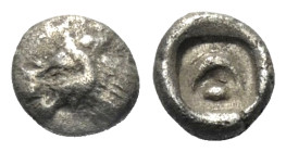 Karien. Mylasa.

 Hemiobol (Silber). Ca. 520 - 490 v. Chr.
Vs: Protome einer Löwin nach links.
Rs: Sichel über Punkt in Quadratum incusum.

7 mm...