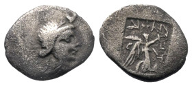 Karien. Stratonikeia.

 Hemidrachme (Silber). 1. Jhdt. v. Chr.
Vs: Kopf der Hekate mit Mondsichel rechts.
Rs: Nike mit Kranz nach rechts stehend; ...