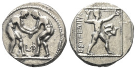 Pamphylien. Aspendos.

 Stater (Silber). Ca. 380 - 325 v. Chr.
Vs: Zwei Ringer einander gegenüber, der linke packt mit beiden Händen den linken Arm...