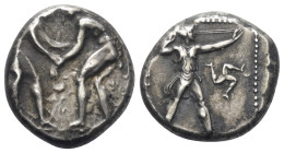 Pamphylien. Aspendos.

 Stater (Silber). Ca. 380 - 325 v. Chr.
Vs: Zwei Ringer einander gegenüber, der linke packt mit beiden Händen den linken Arm...