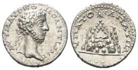 Kappadokien. Kaisareia (Caesarea). Commodus (177 - 192 n. Chr.).

 Drachme (Silber).
Vs: Büste des Commodus mit Lorbeerkranz rechts.
Rs: Berg Arga...