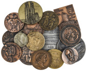 Spanish Medals
Lote 16 medallas. Siglo XX. CATALUÑA (15) y FRANCIA (1). AE, Br, Metal plateado. Ø 35 a 70 mm. Todas diferentes. Destaca Asociación de...