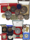 Spanish Medals
Lote 45 medallas. 1886 a Siglo XX. AE, Br, Metal plateado, etc. Ø 15 a 87 mm. La mayoria españolas, temática variada. Varias en estuch...