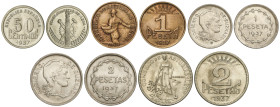 Peseta System: Local Issues Of The Civil War
Lote 5 monedas 50 Céntimos, 1 (2) y 2 Pesetas (2). 1937. ASTURIAS Y LEÓN Y EUZKADI. AE y CuNi (4). Serie...