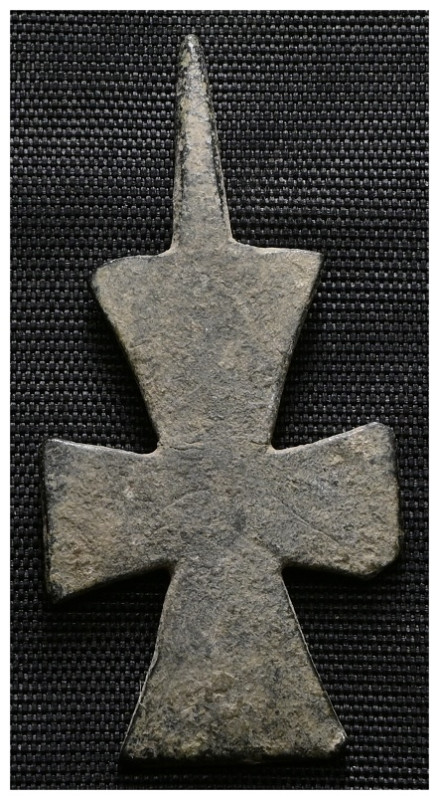 Weight 3,59 gr - Diameter 42 mm. BYZANTINE EMPIRE. BRONZE CROSS.(8th-10th centur...