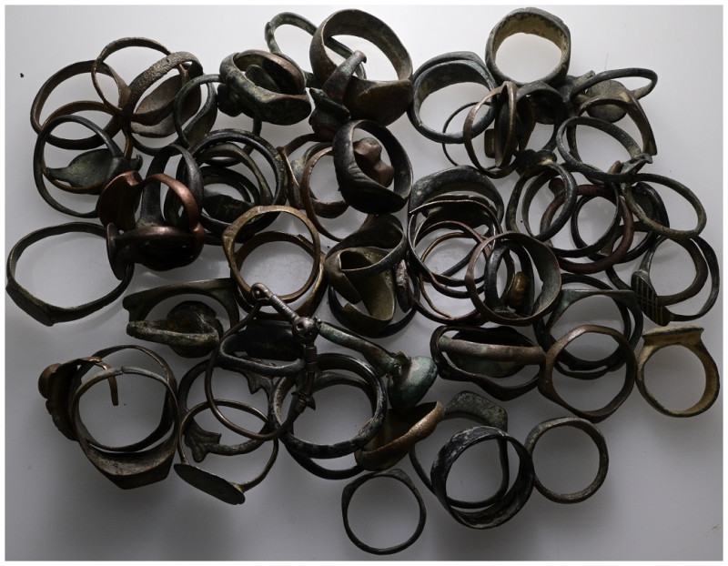 77 pieces of rings. Sold as seen. No return.