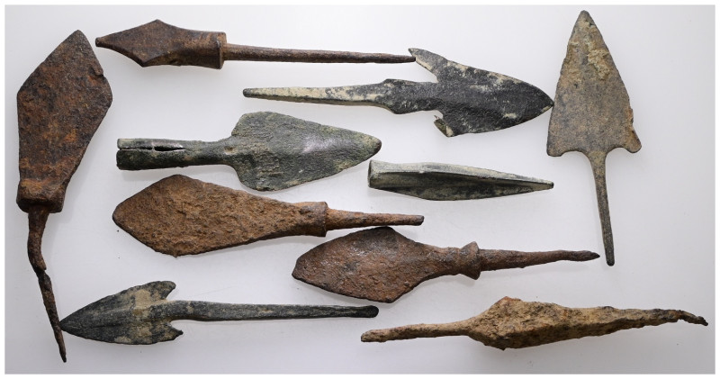 ANCIENT BRONZE ARROW HEADS. 10 pieces, sold as seen. No return.