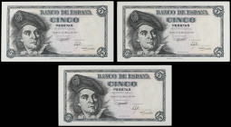 Lote 3 billetes 5 Pesetas. 5 Marzo 1948. Elcano. Serie E. Trío correlativo. Ed-455a. SC.