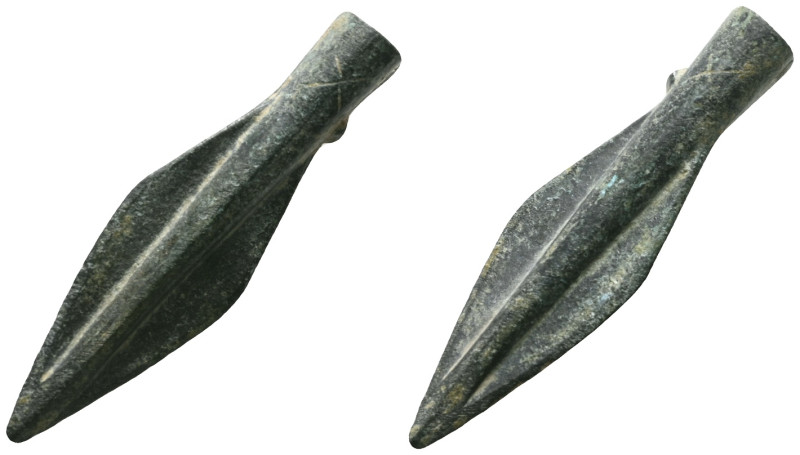 ANCIENT ROMAN BRONZE ARROW HEAD.(Circa 2 th Century). Ae.

Weight:6,7 gr
Diam...