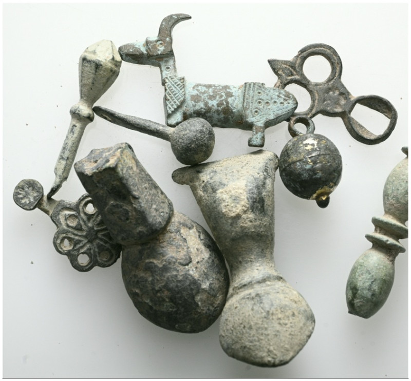 GROUP OF ANCIENT ROMAN BRONZE OBJECTS.