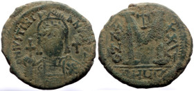 Follis Æ
Byzantine
36 mm, 19,81 g