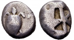 Aegina, Aegina. . Ca. 480-457 BC. AR stater, 11.91 g. Sea turtle / skew pattern within incuse square. Milbank, pl. 1, 13. Very fine. 