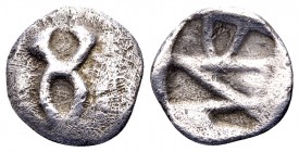 Crete, Sybrita. Ca. 400-300 BC. AR hemiobol, 0,47 gr. Top of kerykeion / ΣΥ (ligature) in incuse square. BMC Crete p.79 2. RRRR. Very fine.