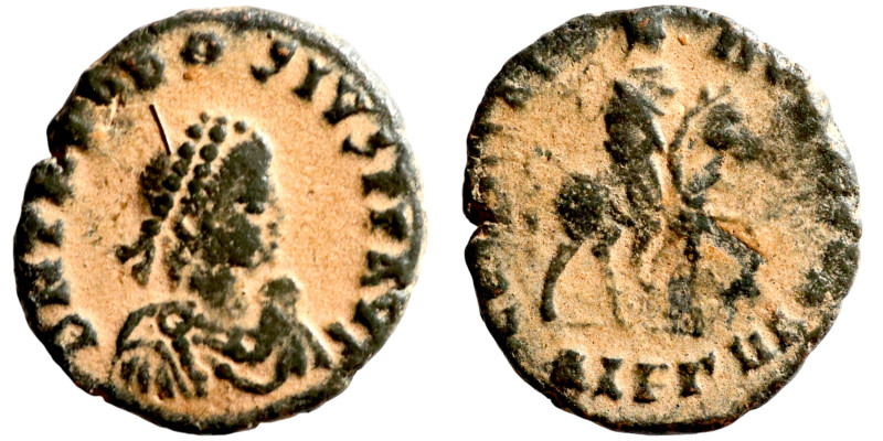 Theodosius II (403-450 AD). folis. Obv.: D N Theodosius P F AVG Rosette-diademed...