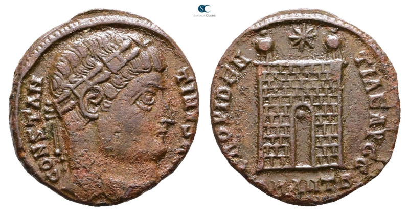 Constantine I the Great AD 306-337. Antioch
Follis Æ

19 mm, 2,92 g



Ve...