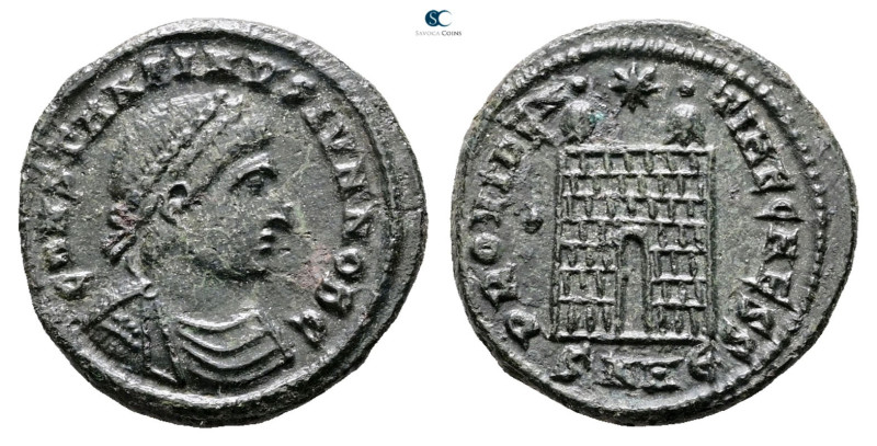 Constantine II, as Caesar AD 317-337. Heraclea
Follis Æ

19 mm, 3,12 g


...