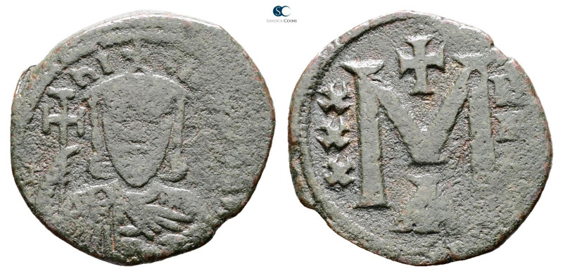 Nicephorus I AD 802-811. Constantinople
Follis or 40 Nummi Æ

23 mm, 4,58 g
...