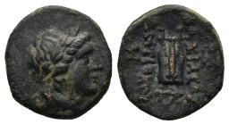SELEUKID KINGDOM. Antiochos II Theos (261-246 BC). Sardes
AE Bronze (13,3mm 2,13g)
Obv: Laureate head of Apollo right.
Rev: BAΣΙΛΕΩΣ / ANTIOXOY. Tr...