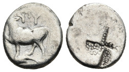 THRACE. Byzantion. (Circa 387/6-340 BC).
AR Half Siglos (12,7mm 1,9g)
Obv: Bull standing left on dolphin left
Rev: Quadripartite incuse square.
Sc...